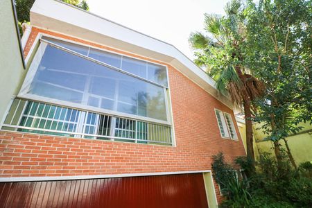 Casa à venda com 412m², 4 quartos e 6 vagas Casa à venda com 412m², 4 quartos e 6 vagasGaragem