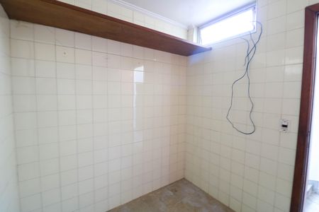 Casa à venda com 412m², 4 quartos e 6 vagas Casa à venda com 412m², 4 quartos e 6 vagasVestiário Feminino