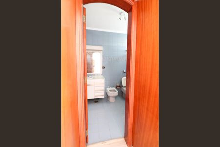 Casa à venda com 412m², 4 quartos e 6 vagas Casa à venda com 412m², 4 quartos e 6 vagasBanheiro da Suíte 4