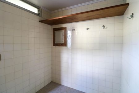 Casa à venda com 412m², 4 quartos e 6 vagas Casa à venda com 412m², 4 quartos e 6 vagasVestiário Masculino