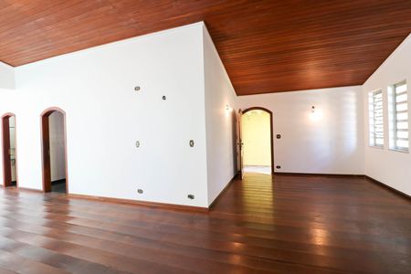 Casa à venda com 412m², 4 quartos e 6 vagas Casa à venda com 412m², 4 quartos e 6 vagasSala