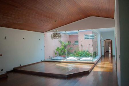 Casa à venda com 412m², 4 quartos e 6 vagas Casa à venda com 412m², 4 quartos e 6 vagasSala
