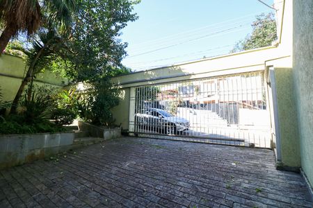 Casa à venda com 412m², 4 quartos e 6 vagas Casa à venda com 412m², 4 quartos e 6 vagasGaragem