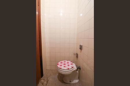 Casa à venda com 412m², 4 quartos e 6 vagas Casa à venda com 412m², 4 quartos e 6 vagasBanheiro Vestiário Masculino