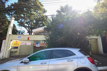 Casa à venda com 412m², 4 quartos e 6 vagas Casa à venda com 412m², 4 quartos e 6 vagasFachada