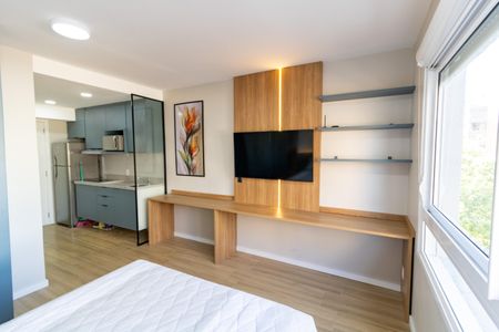 Sala/Quarto de kitnet/studio à venda com 1 quarto, 27m² em Partenon, Porto Alegre
