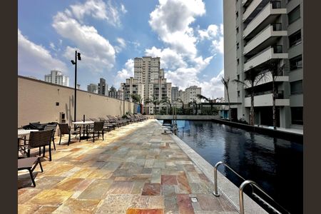 Apartamento para alugar com 72m², 2 quartos e 1 vaga Apartamento para alugar com 72m², 2 quartos e 1 vagaÁrea comum - Piscina