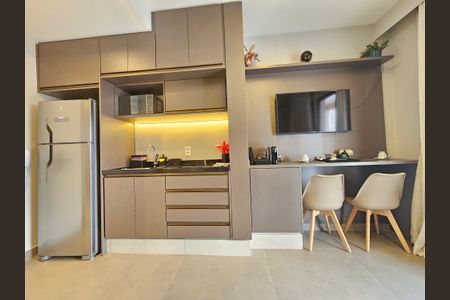 Studio de kitnet/studio para alugar com 1 quarto, 27m² em Jardim das Acacias, São Paulo