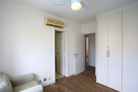 Apartamento à venda com 261m², 4 quartos e 4 vagassuíte 2