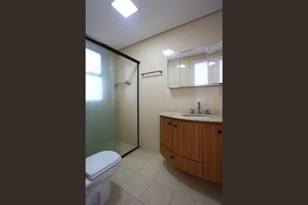 Apartamento à venda com 261m², 4 quartos e 4 vagasBanheiro da Suíte 2