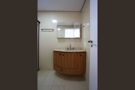 Apartamento à venda com 261m², 4 quartos e 4 vagasBanheiro da Suíte 2