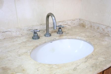 Apartamento à venda com 261m², 4 quartos e 4 vagasBanheiro da Suíte 2