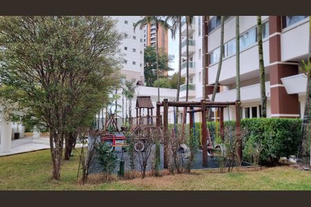 Apartamento à venda com 261m², 4 quartos e 4 vagasÁrea comum - Playground