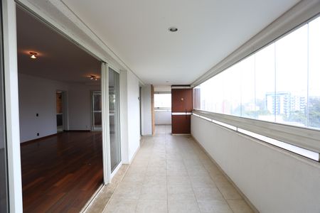 Apartamento à venda com 261m², 4 quartos e 4 vagasVaranda da Sala