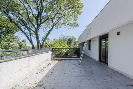 Casa para alugar com 530m², 4 quartos e 3 vagas Casa para alugar com 530m², 4 quartos e 3 vagasTerraço