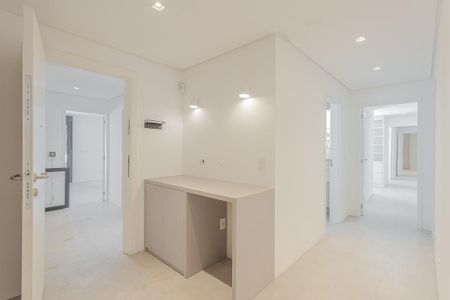 Casa para alugar com 530m², 4 quartos e 3 vagas Casa para alugar com 530m², 4 quartos e 3 vagasCorredor