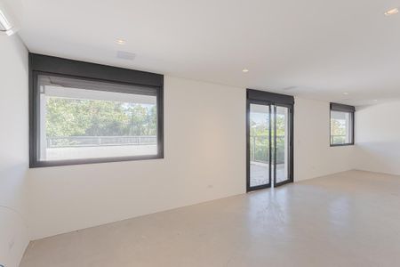 Sala de TV de casa para alugar com 4 quartos, 530m² em Vila Madalena, São Paulo