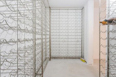 Casa para alugar com 530m², 4 quartos e 3 vagas Casa para alugar com 530m², 4 quartos e 3 vagasAdega