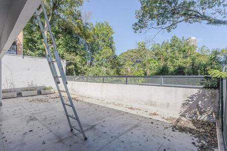 Casa para alugar com 530m², 4 quartos e 3 vagas Casa para alugar com 530m², 4 quartos e 3 vagasTerraço