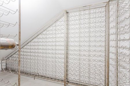 Casa para alugar com 530m², 4 quartos e 3 vagas Casa para alugar com 530m², 4 quartos e 3 vagasAdega