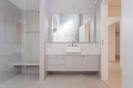 Casa para alugar com 530m², 4 quartos e 3 vagas Casa para alugar com 530m², 4 quartos e 3 vagasBanheiro 1