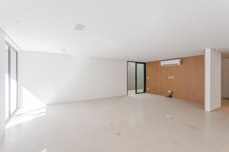Casa para alugar com 530m², 4 quartos e 3 vagas Casa para alugar com 530m², 4 quartos e 3 vagasSala