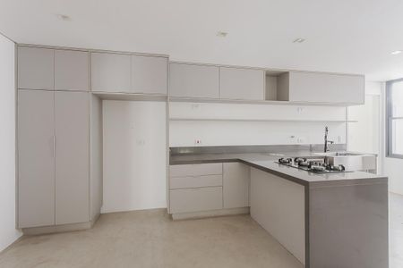 Casa para alugar com 530m², 4 quartos e 3 vagas Casa para alugar com 530m², 4 quartos e 3 vagasCozinha