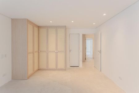 Casa para alugar com 530m², 4 quartos e 3 vagas Casa para alugar com 530m², 4 quartos e 3 vagasQuarto 2