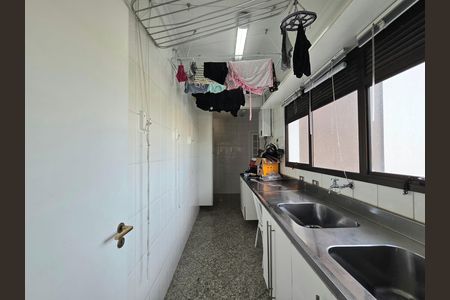 Apartamento para alugar com 228m², 4 quartos e 4 vagasÁrea de Serviço
