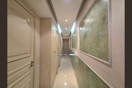 Apartamento para alugar com 228m², 4 quartos e 4 vagasCorredor 