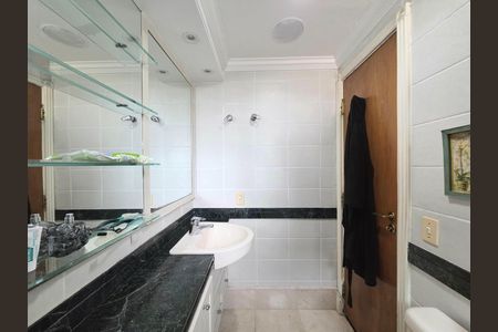 Apartamento para alugar com 228m², 4 quartos e 4 vagasBanheiro da Suíte 3