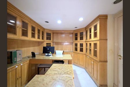 Apartamento para alugar com 228m², 4 quartos e 4 vagasEscritório