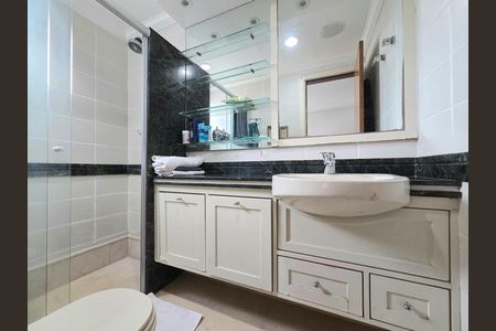 Apartamento para alugar com 228m², 4 quartos e 4 vagasBanheiro da Suíte 3