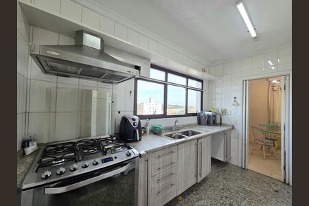 Apartamento para alugar com 228m², 4 quartos e 4 vagasCozinha
