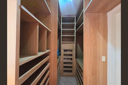 Apartamento para alugar com 228m², 4 quartos e 4 vagasCloset da suíte 4