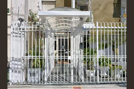 Apartamento à venda com 71m², 2 quartos e 1 vagaFachada