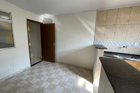 Sala de casa para alugar com 1 quarto, 35m² em Jardim Olavo Bilac, Duque de Caxias