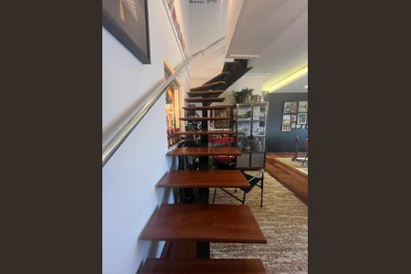 Apartamento para alugar com 135m², 3 quartos e 2 vagasEscada