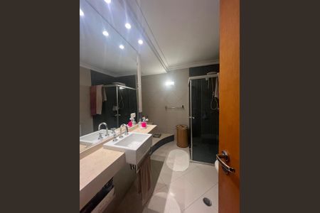 Apartamento para alugar com 135m², 3 quartos e 2 vagasBanheiro da Suíte
