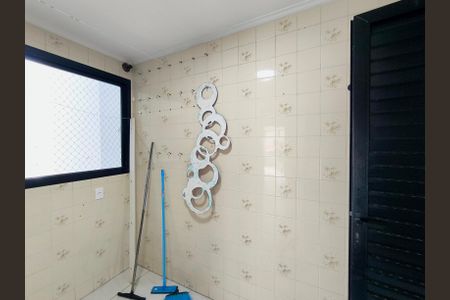 Apartamento à venda com 211m², 3 quartos e 2 vagasBanheiro de Serviço