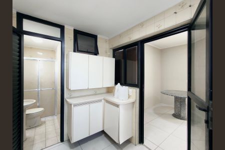 Apartamento à venda com 211m², 3 quartos e 2 vagasÁrea de Serviço 