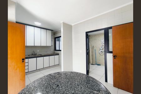 Apartamento à venda com 211m², 3 quartos e 2 vagasCozinha