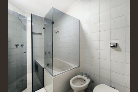 Apartamento à venda com 211m², 3 quartos e 2 vagasBanheiro da Suíte