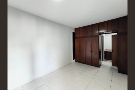 Apartamento à venda com 211m², 3 quartos e 2 vagasSuíte