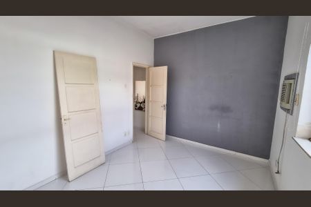 Quarto de apartamento à venda com 1 quarto, 58m² em Brás de Pina, Rio de Janeiro
