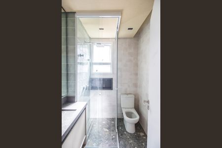 Apartamento para alugar com 192m², 4 quartos e 4 vagas Apartamento para alugar com 192m², 4 quartos e 4 vagasBanheiro da Suíte 2