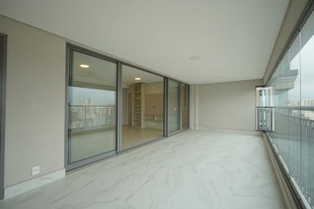 Apartamento à venda com 153m², 4 quartos e 2 vagasVaranda