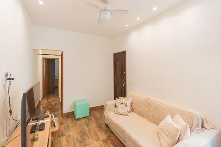 Apartamento à venda com 72m², 2 quartos e 1 vagaSala