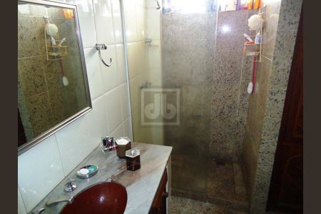 Casa à venda com 250m², 4 quartos e 5 vagas