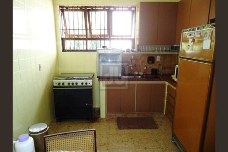 Casa à venda com 250m², 4 quartos e 5 vagas